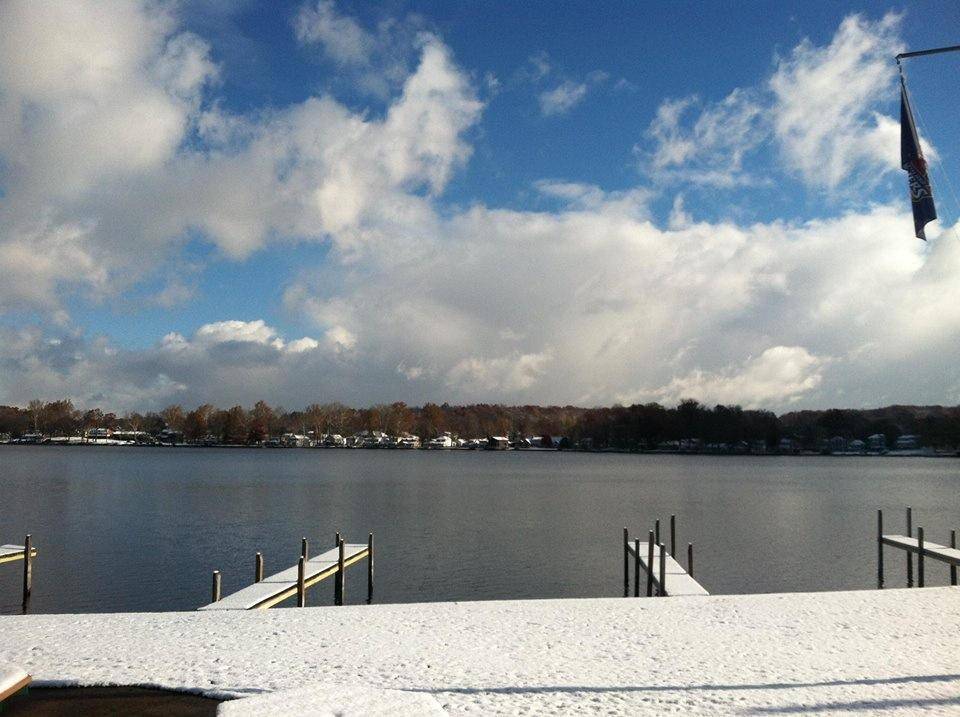 Howies On the Lake | restaurant | 4856 Coleman Dr, Akron, OH 44319, USA | 3306448343 OR +1 330-644-8343