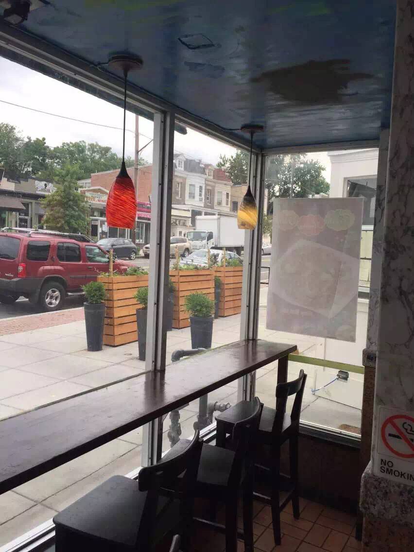 Dannie\s Carry Out | restaurant | 830 Upshur St NW, Washington, DC 20011, USA | 2028297100 OR +1 202-829-7100