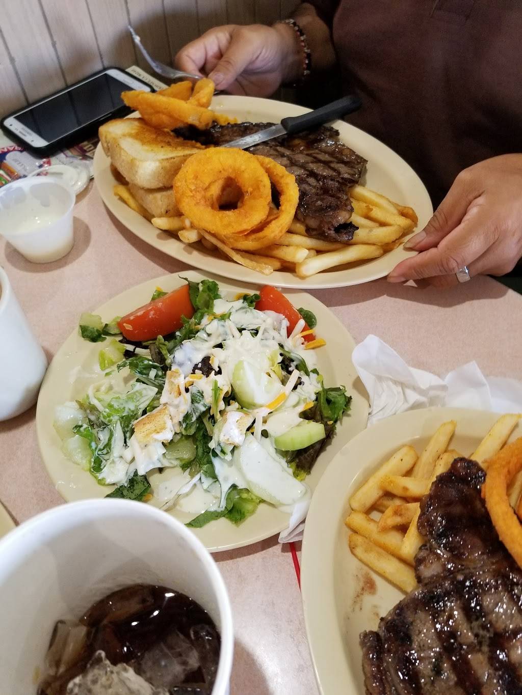 Chris Burgers | restaurant | 9180 Telegraph Rd, Downey, CA 90240, USA | 5628628865 OR +1 562-862-8865