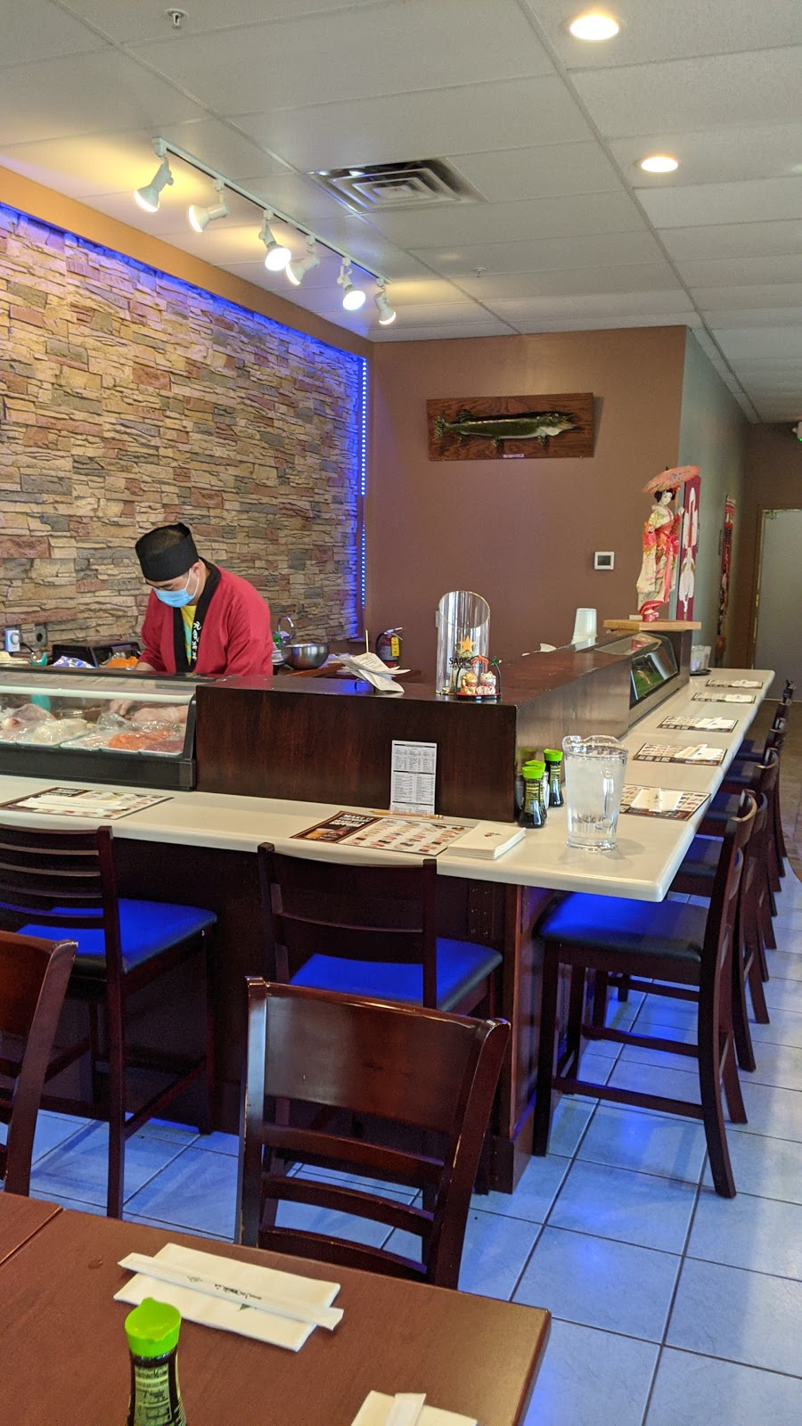 Takarajima Sushi | restaurant | 4674 Cottage Grove Rd, Madison, WI 53716, USA | 6088198890 OR +1 608-819-8890