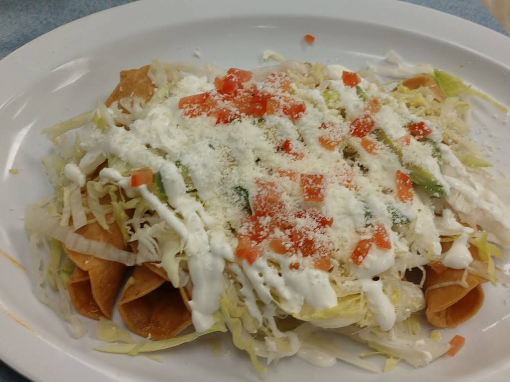 La Flor De Atlixco | restaurant | 7 Mechanic St, Freehold, NJ 07728, USA | 7323330555 OR +1 732-333-0555