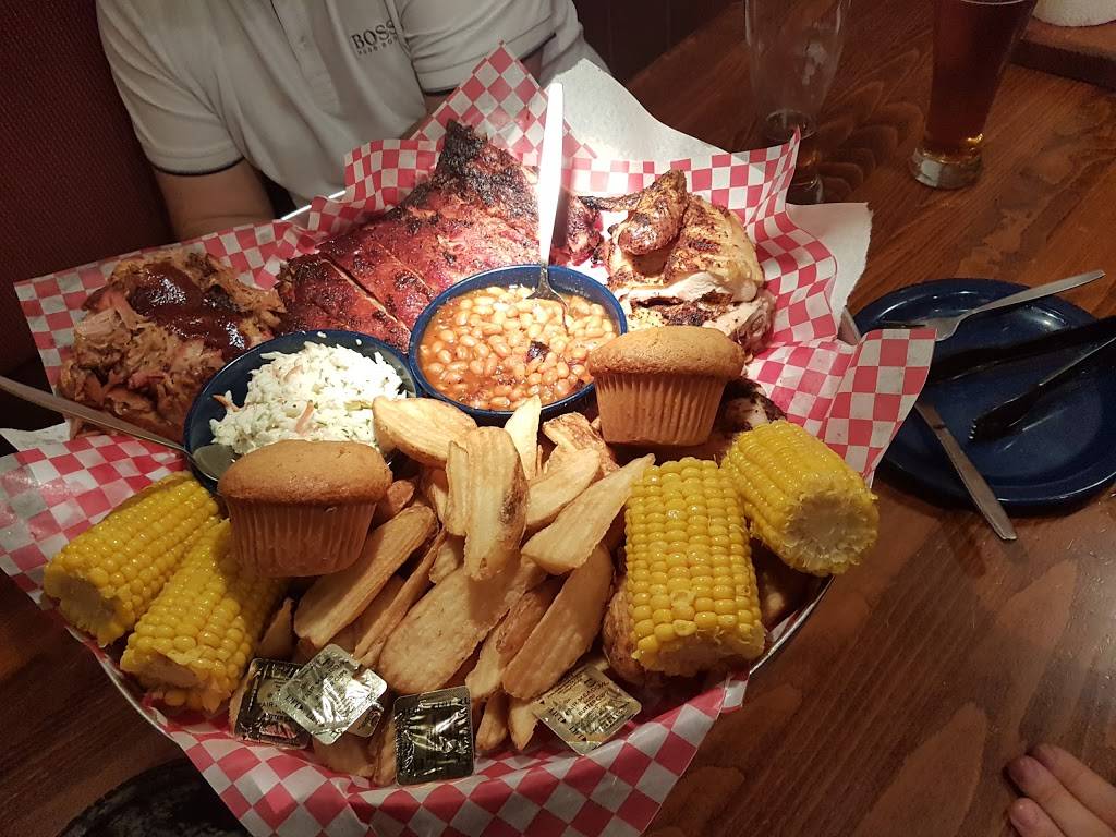 Famous Daves Bar-B-Que | restaurant | 100 W Main St, Christiana, DE 19702, USA | 3027370300 OR +1 302-737-0300