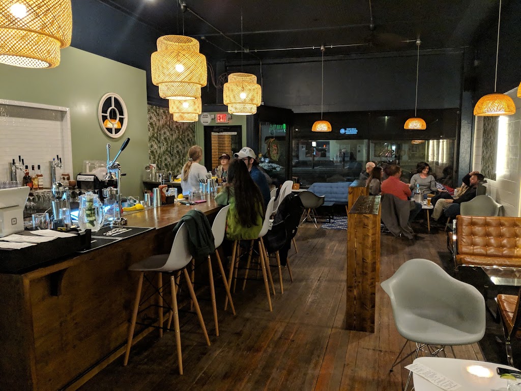 Pool House Kitchen & Bar | restaurant | 219 S 4th St, Manhattan, KS 66502, USA | 7855372135 OR +1 785-537-2135