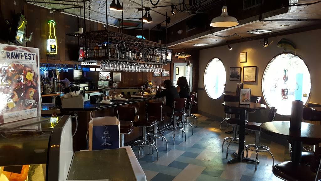 Pappas Seafood House | restaurant | 6945, I-45, Houston, TX 77087, USA | 7136410318 OR +1 713-641-0318