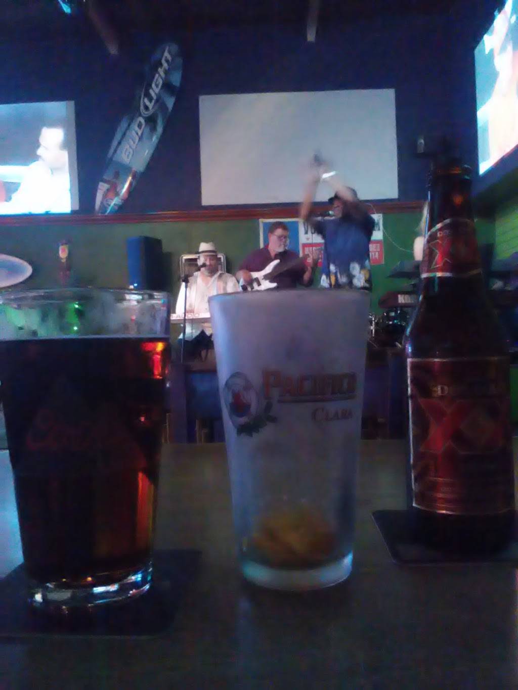 Marlin Bar & Grill | restaurant | 5874 Edinger Ave, Huntington Beach, CA 92649, USA | 7148611465 OR +1 714-861-1465