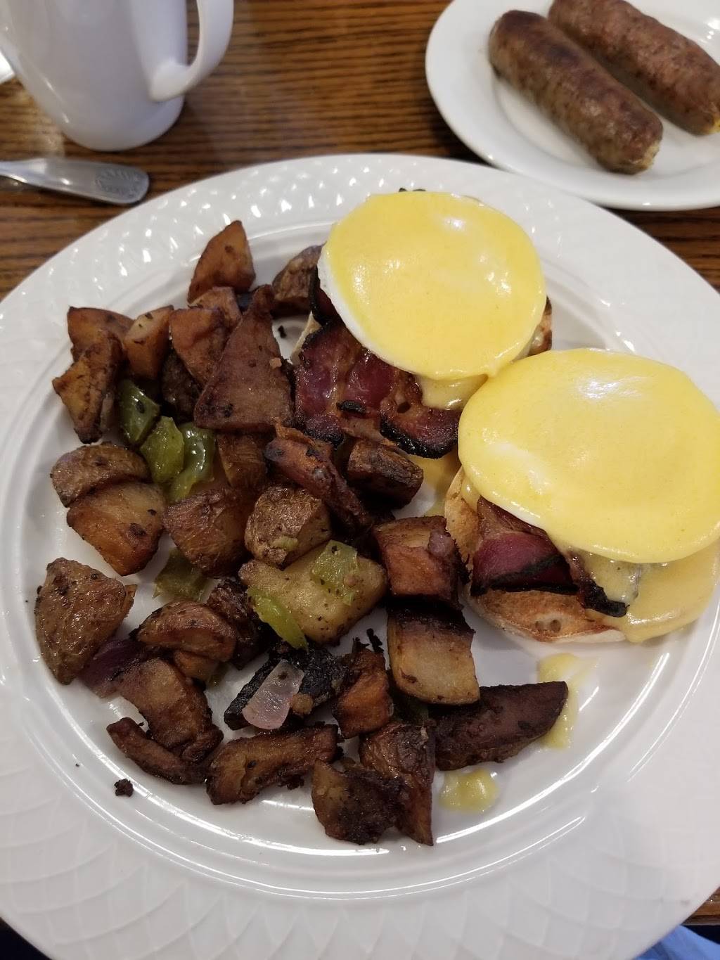 NINETEEN Restaurant Bar And Banquet | restaurant | 513 Country Club Dr, Hampstead, NC 28443, USA | 9104061419 OR +1 910-406-1419