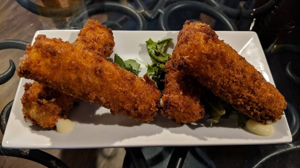 Shipwrecked in the Islands | restaurant | 220 E Monument Ave, Kissimmee, FL 34741, USA | 4079359935 OR +1 407-935-9935