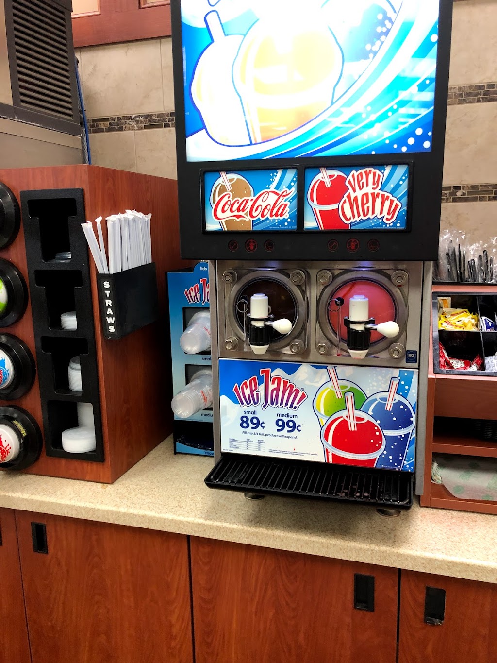 McDonalds | cafe | 18273 Flower Hill Way, Gaithersburg, MD 20879, USA | 3017401813 OR +1 301-740-1813