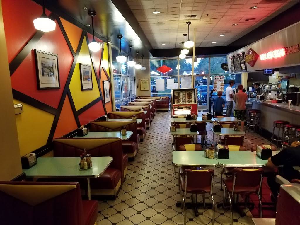 Fatburger & Buffalos Express | restaurant | 17181 Redmond Way #100, Redmond, WA 98052, USA | 4254978809 OR +1 425-497-8809