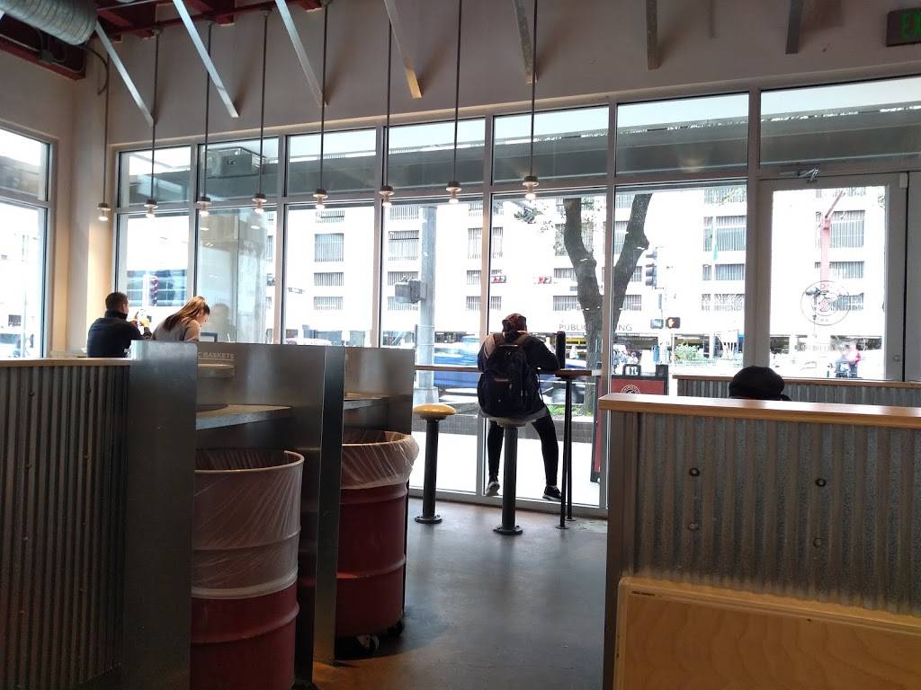 Chipotle Mexican Grill | restaurant | 6600 Fannin St Spc A, Houston, TX 77030, USA | 7137929390 OR +1 713-792-9390