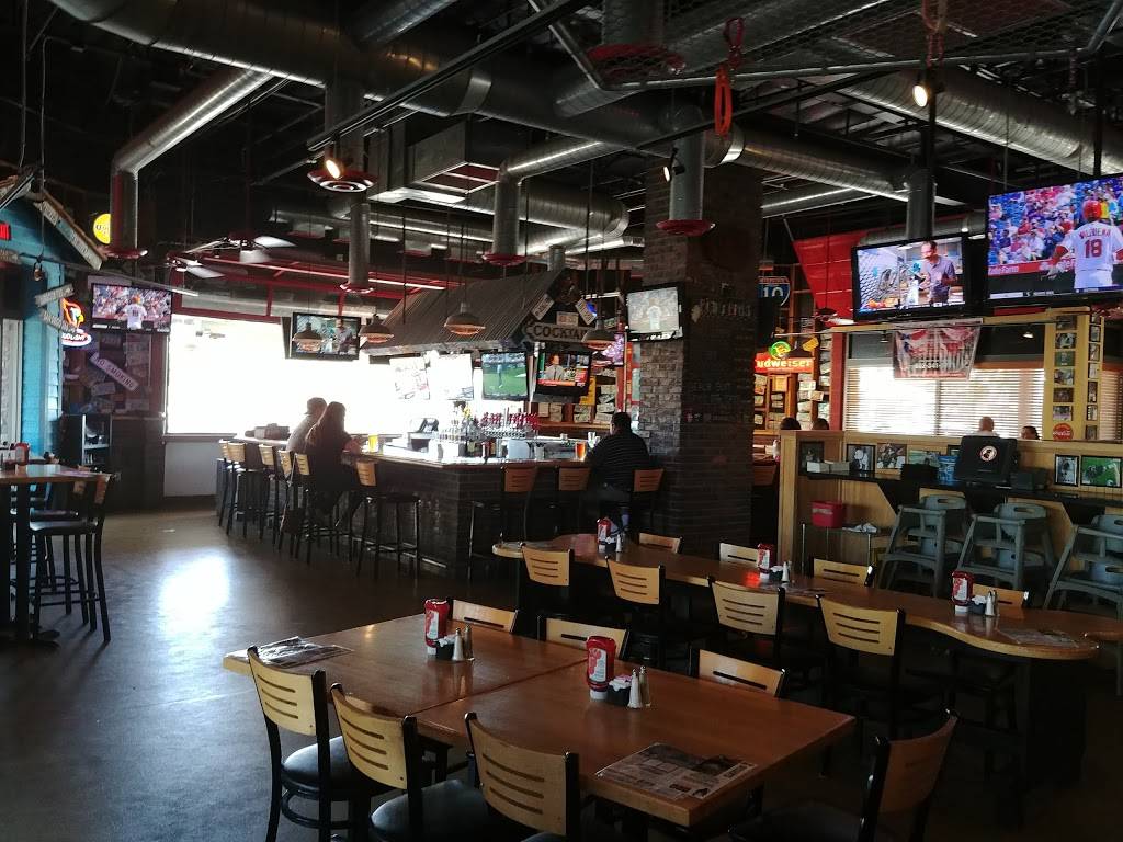 Uncle Bears Grill & Tap | restaurant | 21151 E Rittenhouse Rd, Queen Creek, AZ 85142, USA | 4808823177 OR +1 480-882-3177
