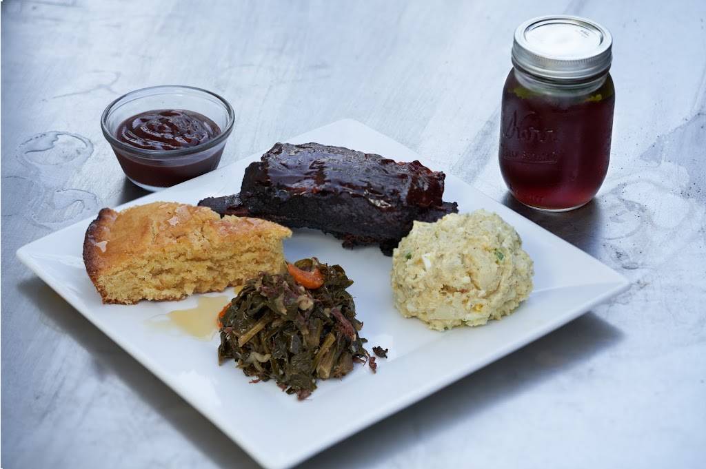 Backyard Barbeque | restaurant | 300 Woodcleft Ave, Freeport, NY 11520, USA | 5167714227 OR +1 516-771-4227