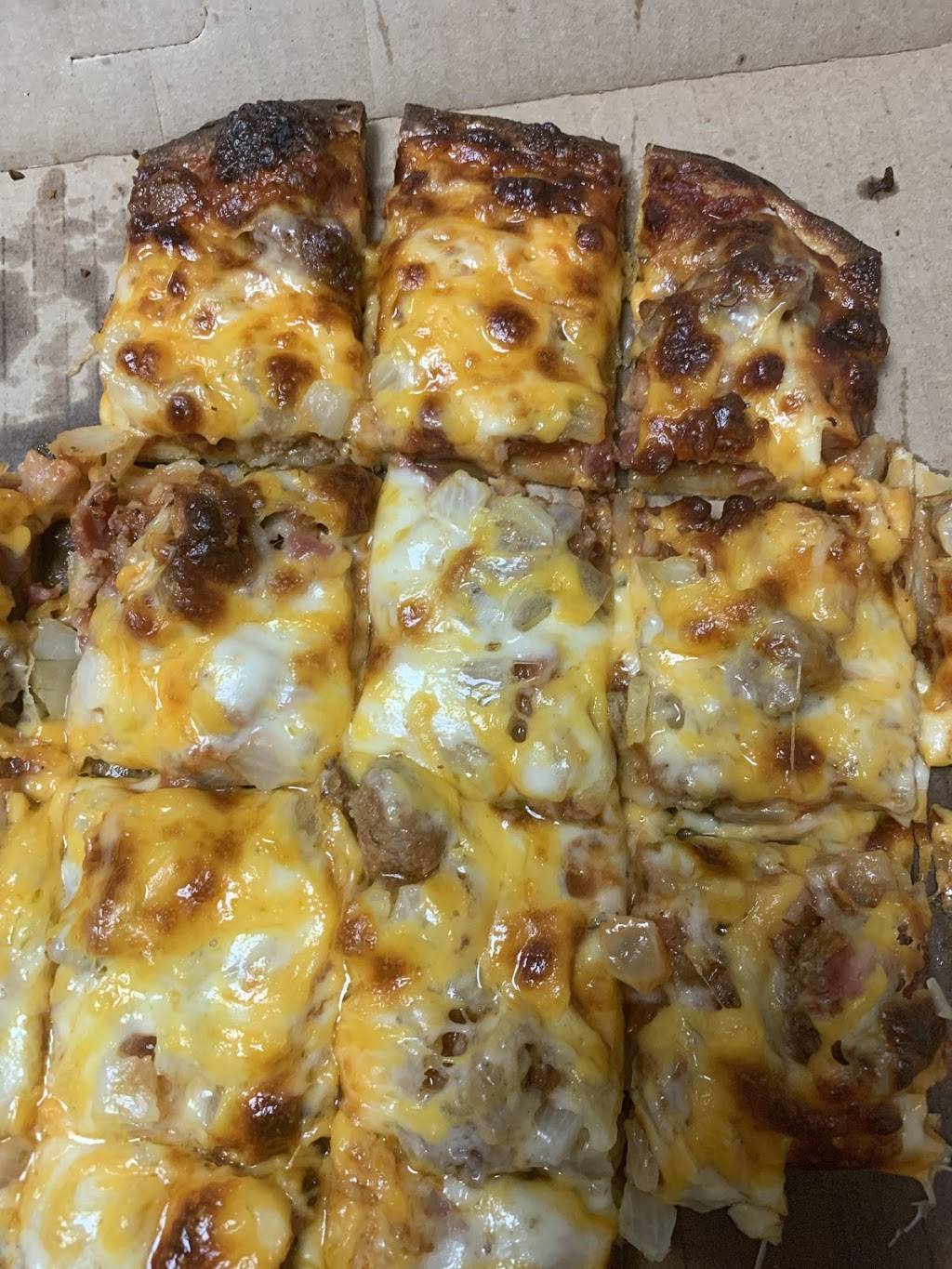 Reds Savoy Pizza | restaurant | 143 Snelling Ave N, St Paul, MN 55104, USA | 6516466400 OR +1 651-646-6400