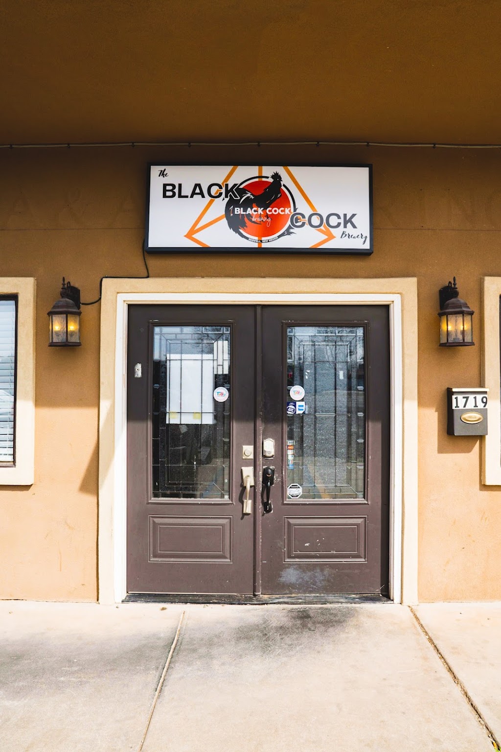 Black Cock Brewery | restaurant | 1719 SE Main St, Roswell, NM 88203, USA | 5757428389 OR +1 575-742-8389