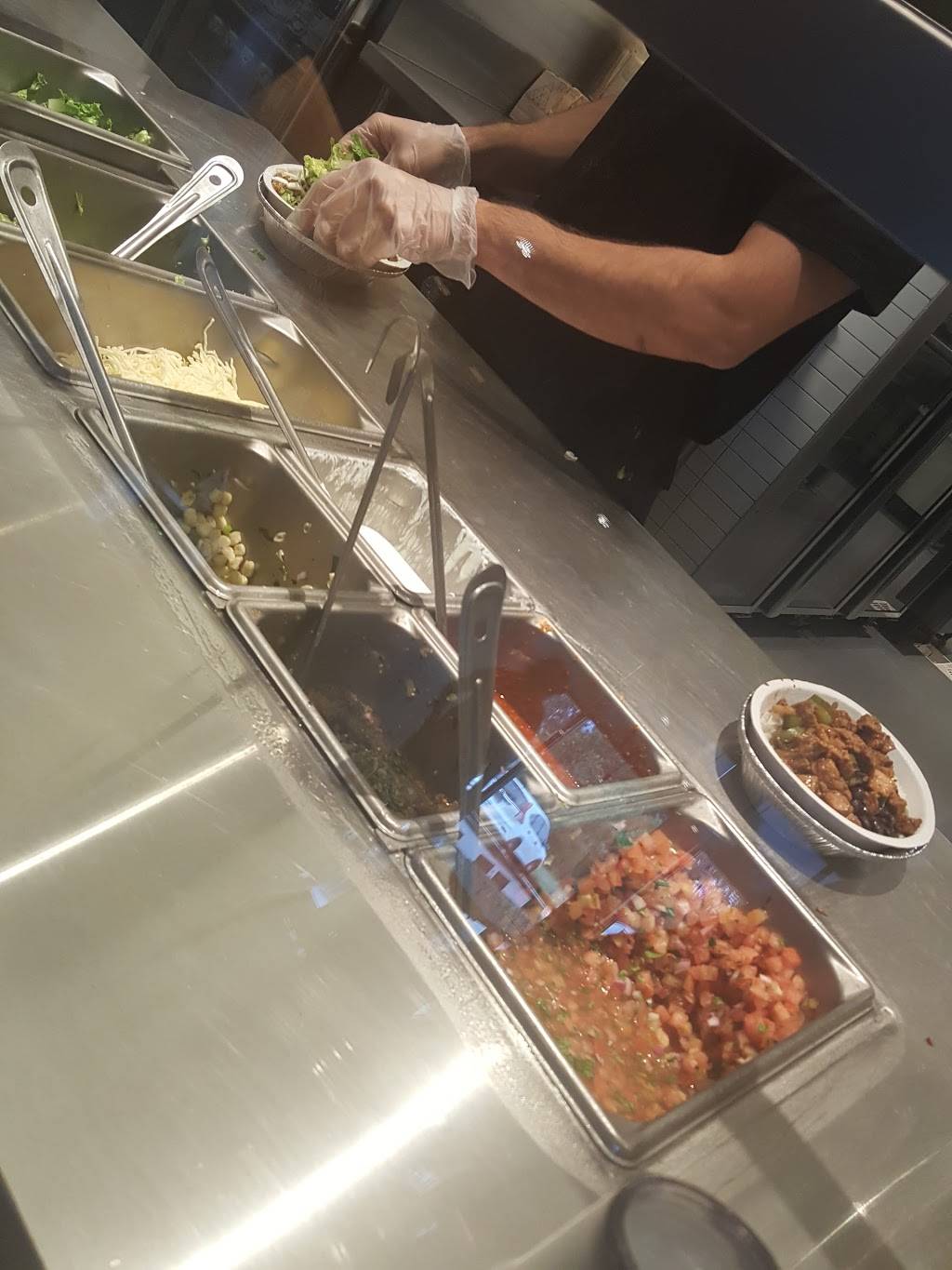 Chipotle Mexican Grill | restaurant | 298 W North Ave Unit 1, Villa Park, IL 60181, USA | 6308340907 OR +1 630-834-0907