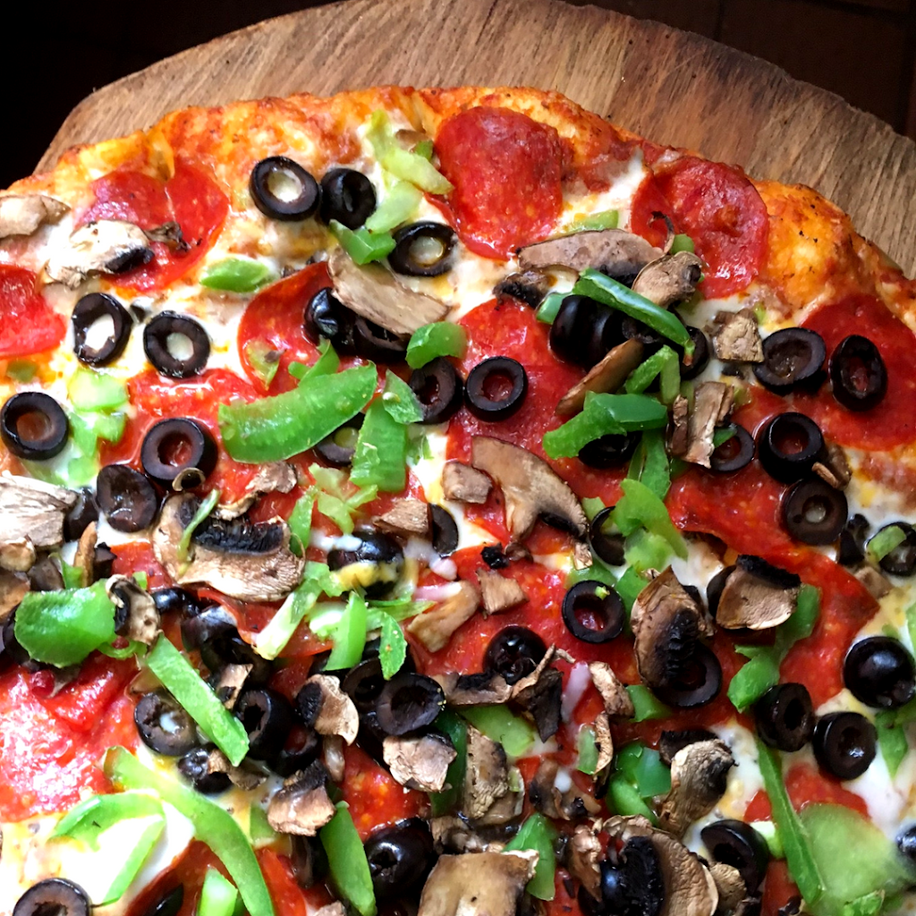 Me n eds Pizzeria | restaurant | 4701 Panama Ln #1, Bakersfield, CA 93313, USA | 6618368290 OR +1 661-836-8290