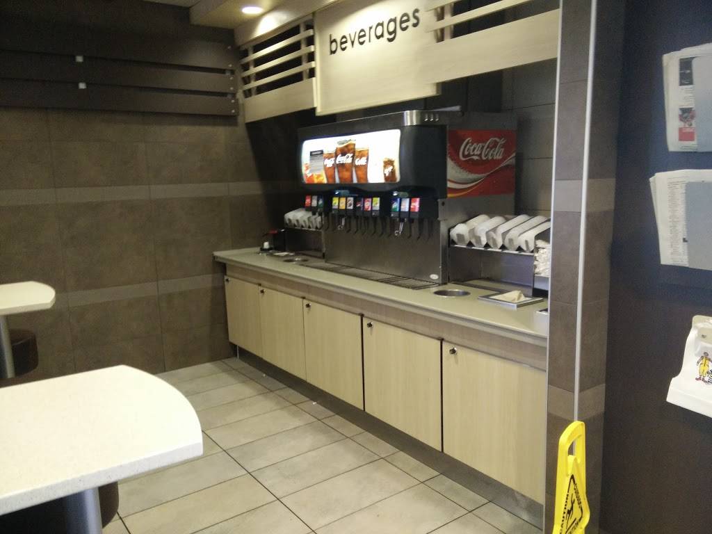 McDonalds | cafe | 4840 Wyandotte St E, Windsor, ON N8Y 1H7, Canada | 5199440896 OR +1 519-944-0896