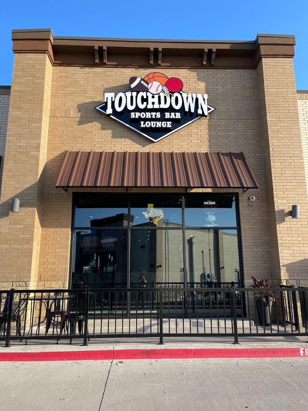 Touchdown Sports Bar & Lounge | restaurant | 1409 N Cockrell Hill Rd Suite 100, DeSoto, TX 75115, USA | 2142429964 OR +1 214-242-9964