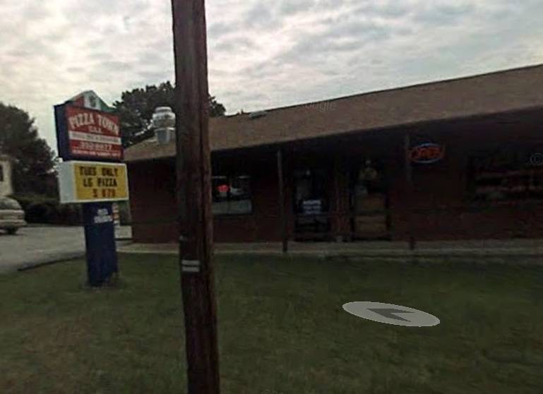 Pizza Town USA | restaurant | 50 W Maple St, East Prospect, PA 17317, USA | 7172525977 OR +1 717-252-5977