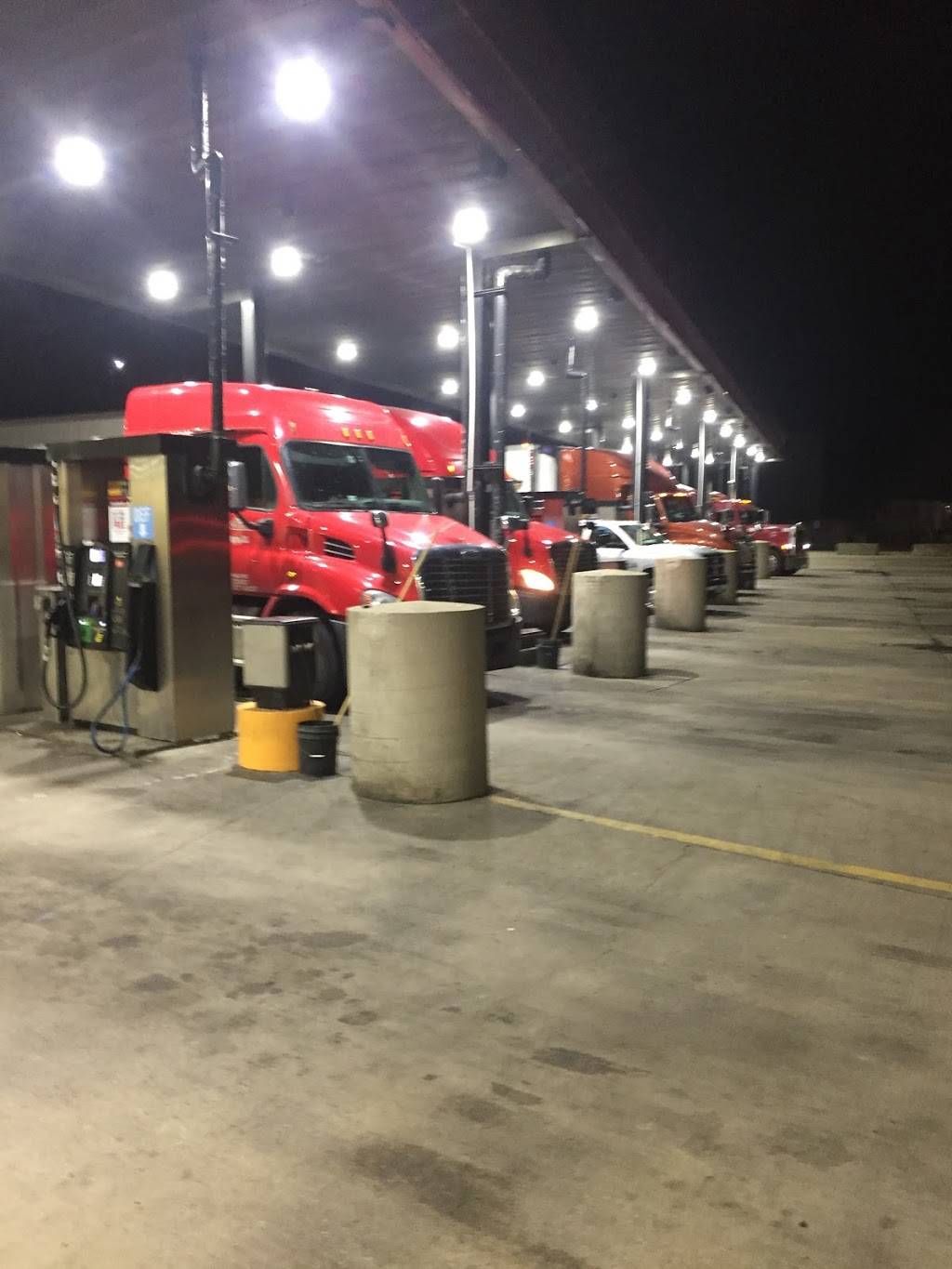 Flying J Travel Center | restaurant | 3231 E 181st Ave, Hebron, IN 46341, USA | 2196966446 OR +1 219-696-6446