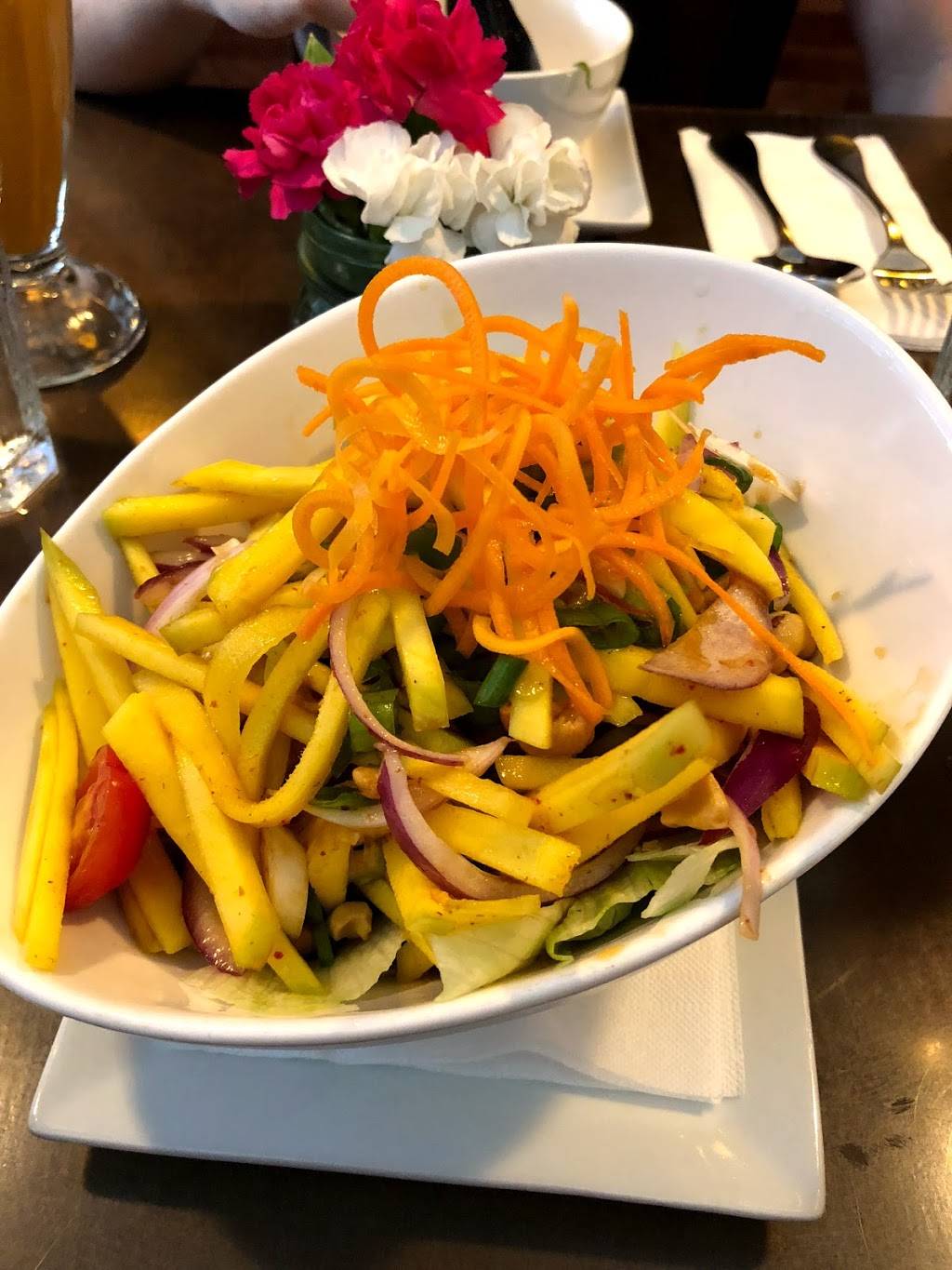 Lan Larb | restaurant | 637 2nd Ave, New York, NY 10016, USA | 2128891769 OR +1 212-889-1769