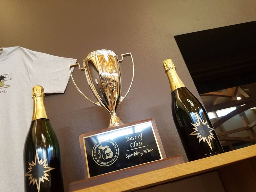 Black Star Farms Suttons Bay | restaurant | 10844 E Revold Rd, Suttons Bay, MI 49682, USA | 2319441270 OR +1 231-944-1270