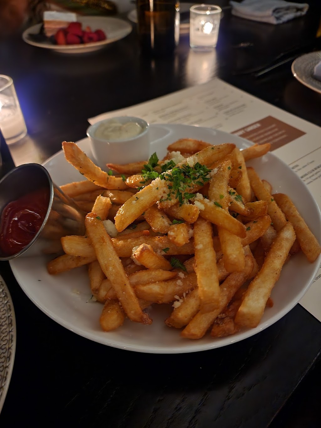 Commons Club | restaurant | 1 Music Square W, Nashville, TN 37203, USA | 6158088888 OR +1 615-808-8888