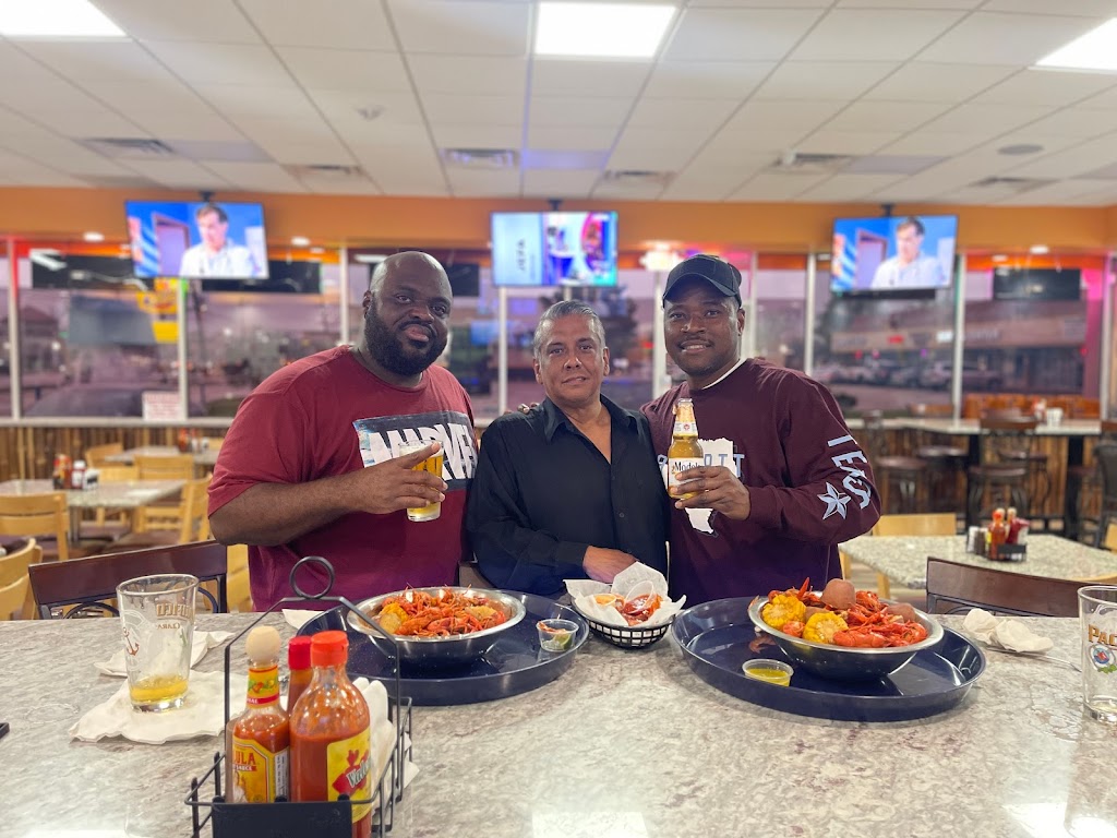 The Blue Marlin | restaurant | 12002 Veterans Memorial Dr suite k, Houston, TX 77067, USA | 8324466024 OR +1 832-446-6024