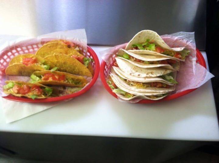 Smiling Goat | restaurant | 2911, 1335 Linden Ave, Zanesville, OH 43701, USA | 7404507889 OR +1 740-450-7889