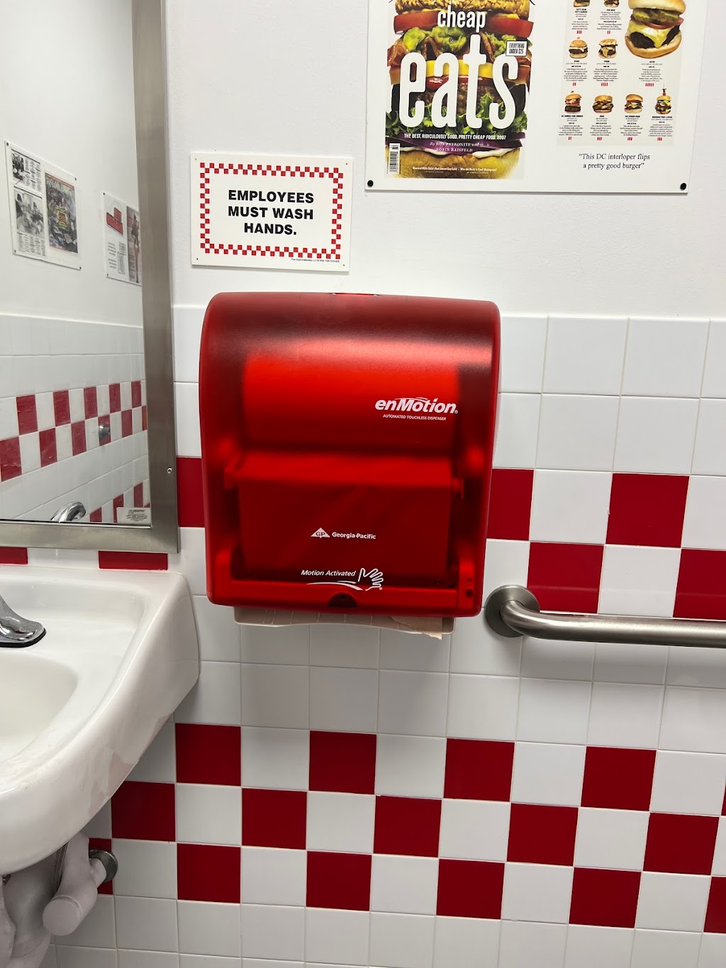 Five Guys | meal takeaway | 1915 N Main St Suite 109, High Point, NC 27262, USA | 3367930819 OR +1 336-793-0819