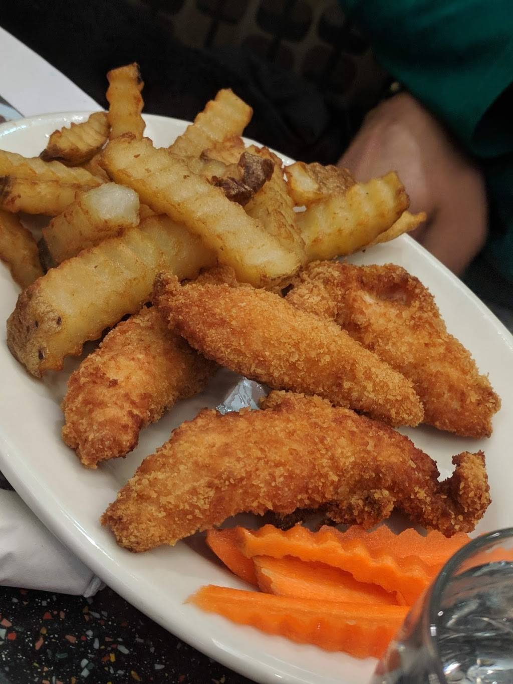 Bens Kosher Delicatessen Restaurant & Caterers | restaurant | 59 Old Country Rd, Carle Place, NY 11514, USA | 5167423354 OR +1 516-742-3354