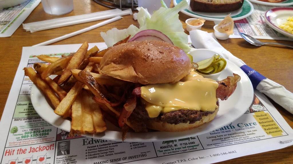 Blue Waters Cafe | restaurant | 200 Arthur St, Manistee, MI 49660, USA | 2317234501 OR +1 231-723-4501