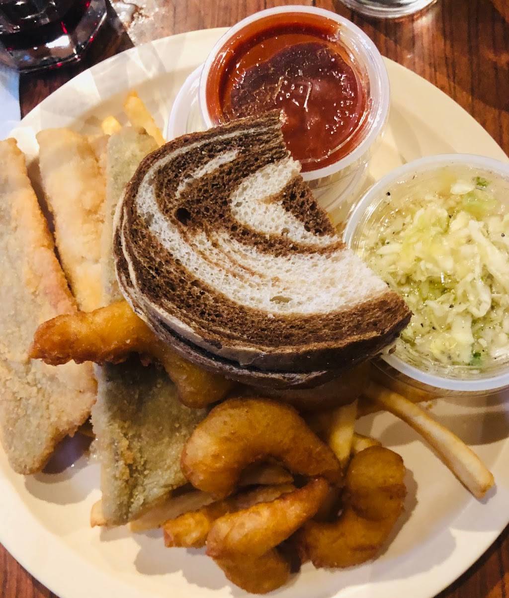 City Club Tavern & Grill | restaurant | 228 E Mill St, Plymouth, WI 53073, USA | 9204495239 OR +1 920-449-5239