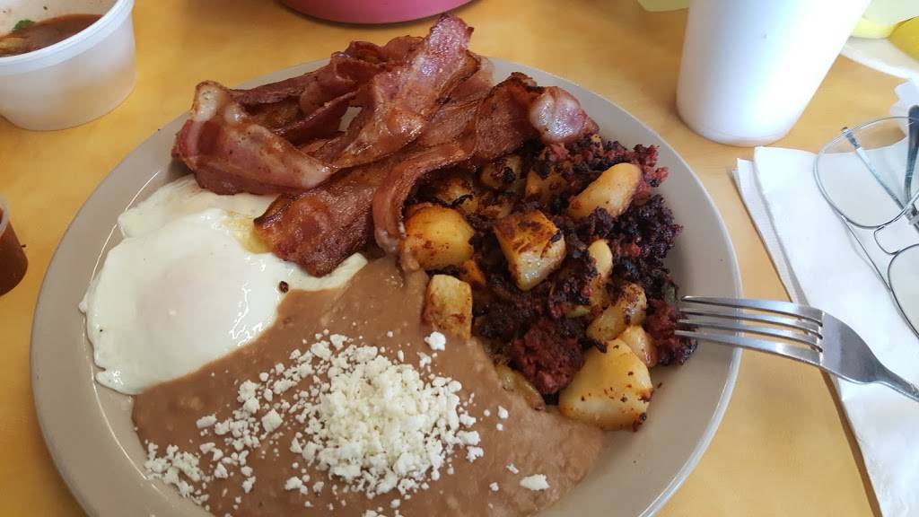 Janitzio Restaurant | restaurant | 1643 Cecil Ave, Delano, CA 93215, USA | 6617212823 OR +1 661-721-2823