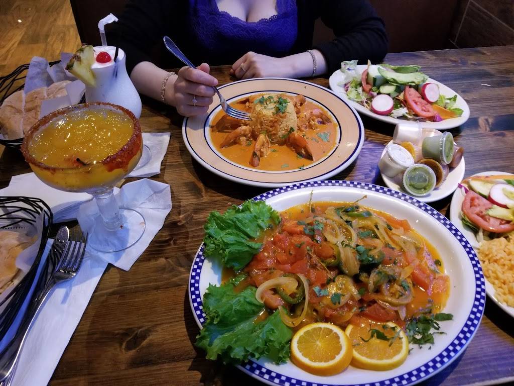 Los Tres Potrillos | restaurant | 1004 4th Ave, Brooklyn, NY 11232, USA | 7187888484 OR +1 718-788-8484