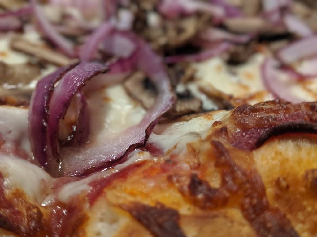 Champion Pizza - Joliette | restaurant | 203 Rue Saint-Charles-Borromée N, Joliette, QC J6E 4R6, Canada | 4507534000 OR +1 450-753-4000