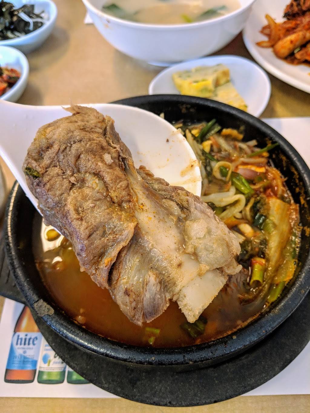 Moms House | restaurant | 3126 W 8th St, Los Angeles, CA 90012, USA | 2134808625 OR +1 213-480-8625