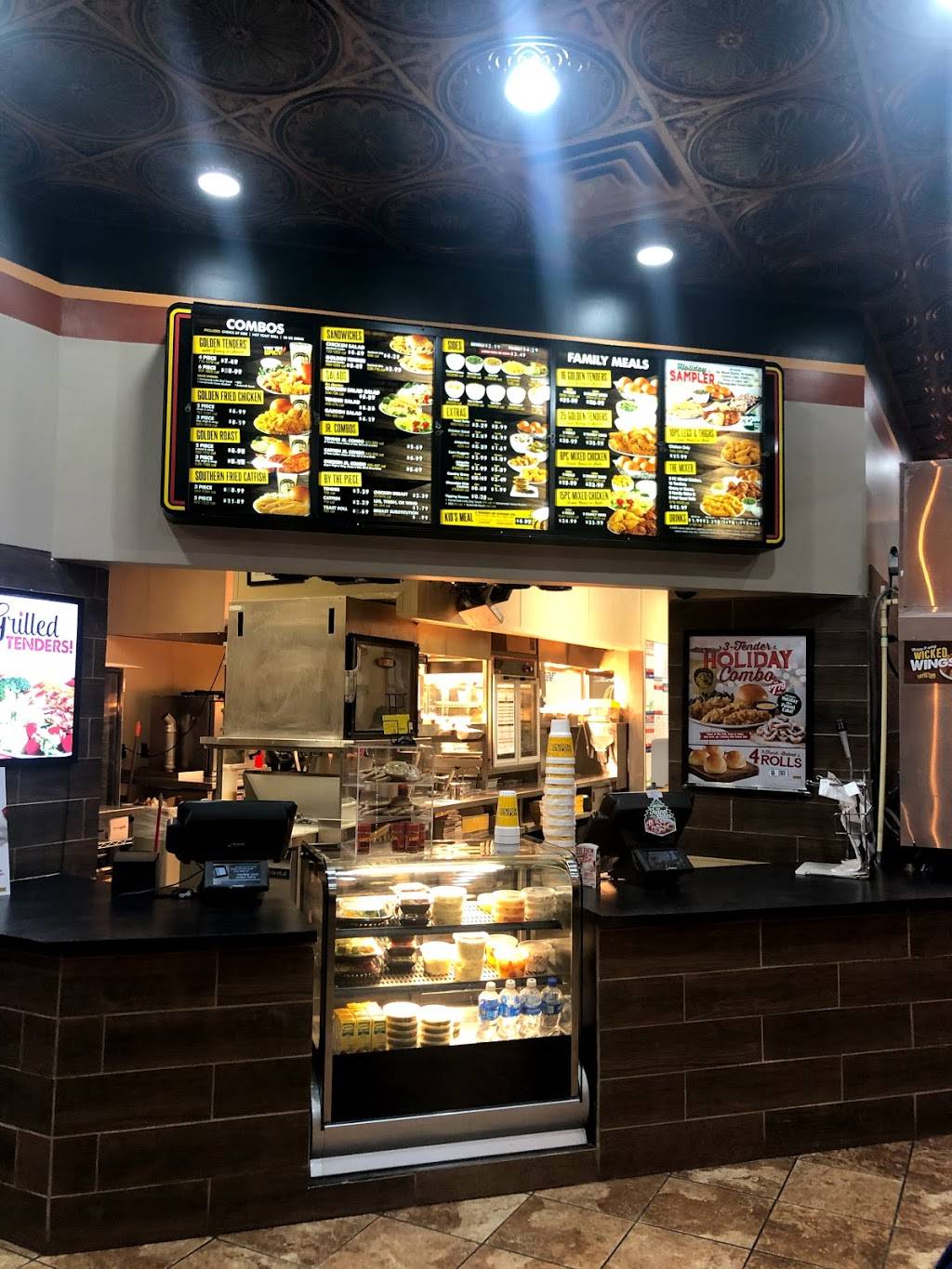 Golden Chick | meal takeaway | 10443 N Central Expy, Dallas, TX 75231, USA | 4692329188 OR +1 469-232-9188