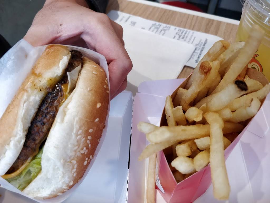 Jollibee Mississauga | restaurant | 800 Boyer Blvd, Mississauga, ON L5V 2Y1, Canada | 2892034555 OR +1 289-203-4555