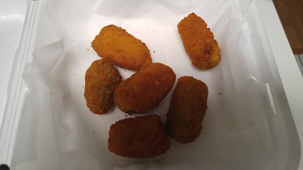 Magoos Sports & Spirits | restaurant | 3308 Waccamaw Blvd, Myrtle Beach, SC 29579, USA | 8432363303 OR +1 843-236-3303