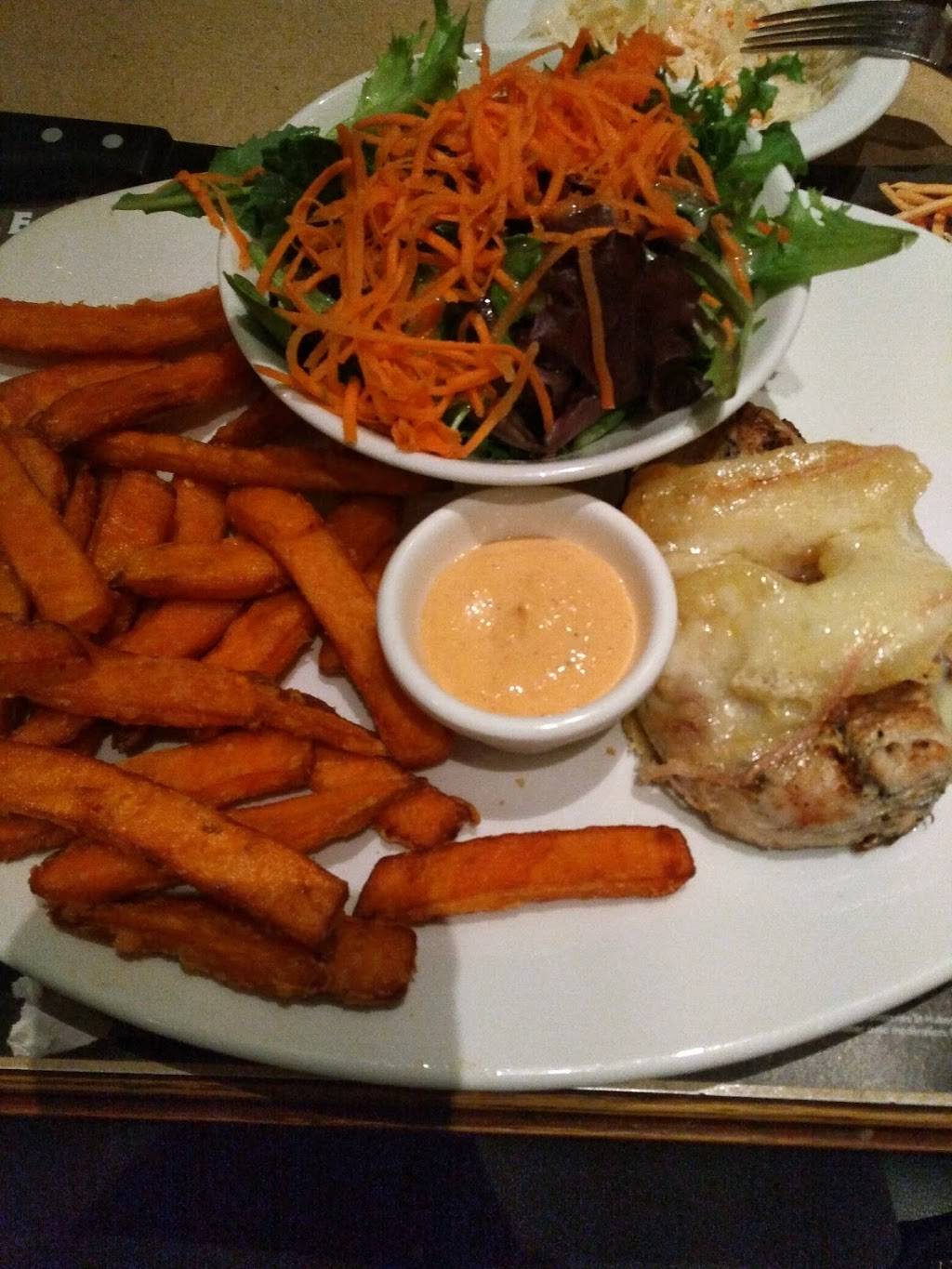 Rôtisserie St-Hubert | restaurant | 940 Rue Principale, Granby, QC J2G 2Z4, Canada | 4503784656 OR +1 450-378-4656