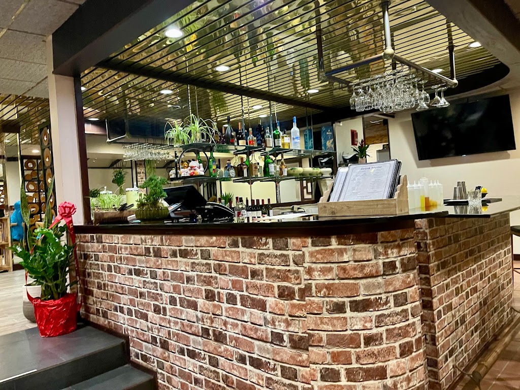 U Dumpling House Framingham | restaurant | 266 Worcester Rd, Framingham, MA 01702, USA | 5088729200 OR +1 508-872-9200