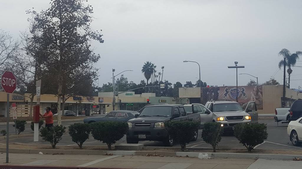 Flame Broiler | restaurant | 122 17th St #103, Santa Ana, CA 92706, USA | 7146670065 OR +1 714-667-0065