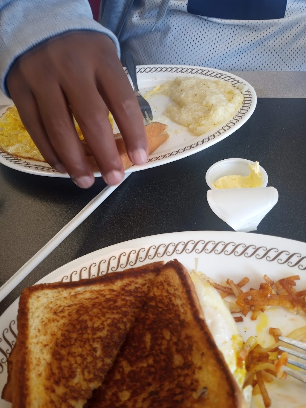 Waffle House | restaurant | 1450 Pulaski Hwy, Newark, DE 19702, USA | 3027228885 OR +1 302-722-8885