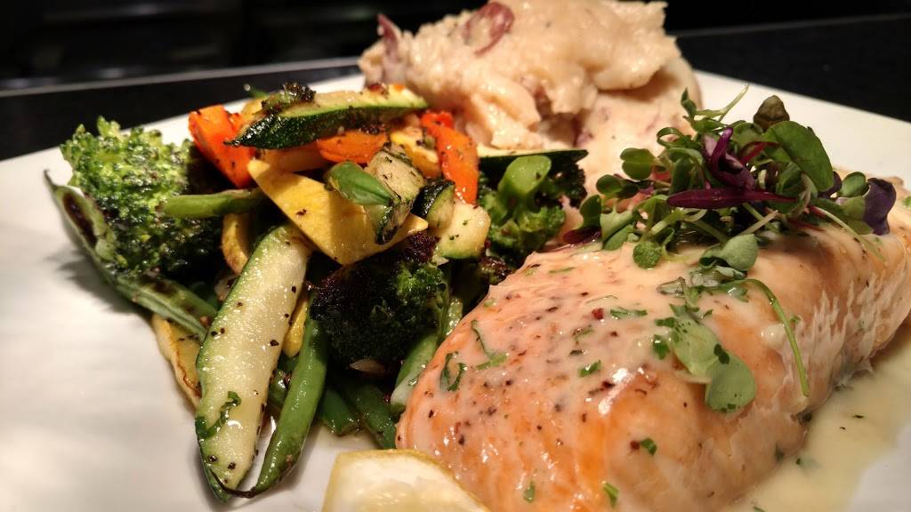 Luxe Restaurant and World Famous Martini Bar | restaurant | 24582 Del Prado Ave, Dana Point, CA 92629, USA | 9492764990 OR +1 949-276-4990