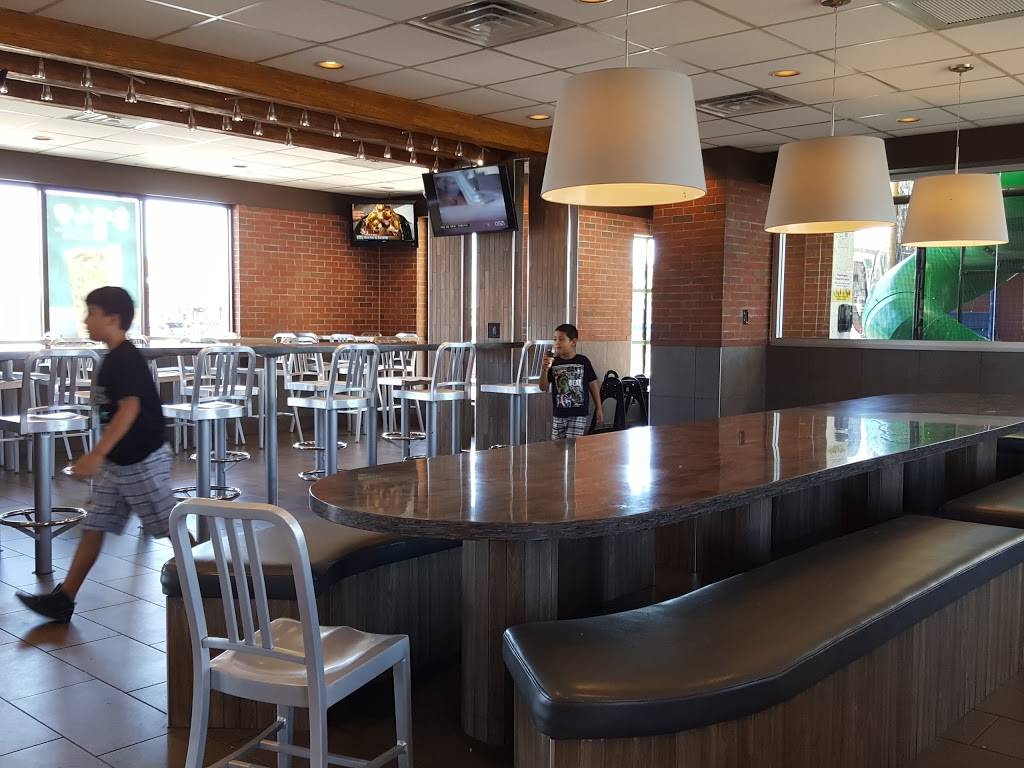 McDonalds | cafe | 3212 E Greenway Rd, Phoenix, AZ 85032, USA | 6024939513 OR +1 602-493-9513