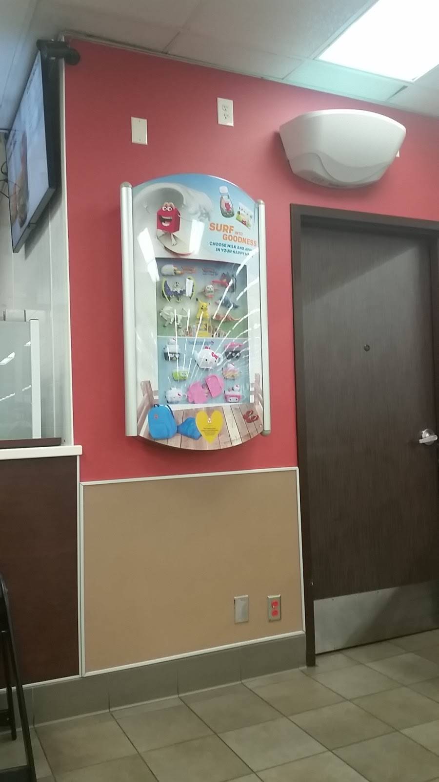 McDonalds | cafe | 4625 Redwood Dr, Rohnert Park, CA 94928, USA | 7075889883 OR +1 707-588-9883