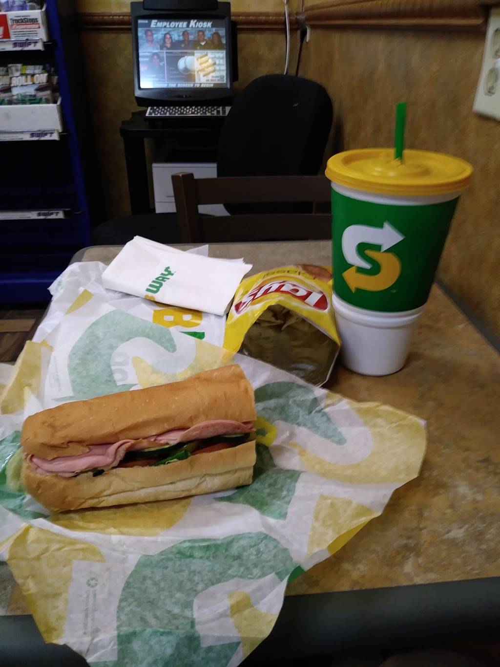Subway Restaurants | restaurant | 118 Richwood Rd I-75, Pilot Travel Center, #278, Walton, KY 41094, USA | 8594856100 OR +1 859-485-6100