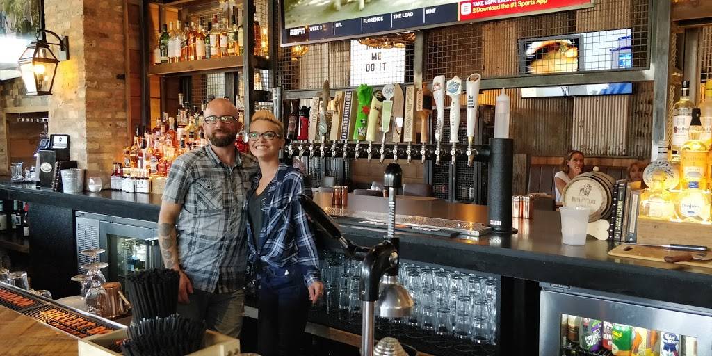 Pierce Tavern | restaurant | 5135 Main St, Downers Grove, IL 60515, USA | 6308695333 OR +1 630-869-5333