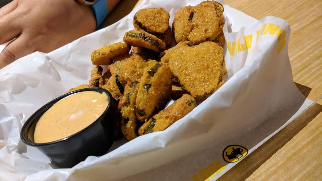 Buffalo Wild Wings | restaurant | 1832 N Clybourn Ave, Chicago, IL 60614, USA | 7738689453 OR +1 773-868-9453